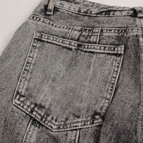 Stylish Gray Women's Jeans - Picture 3 of 13